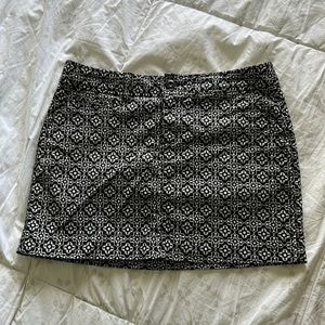 Old Navy Patterned Mini Pencil Skirt